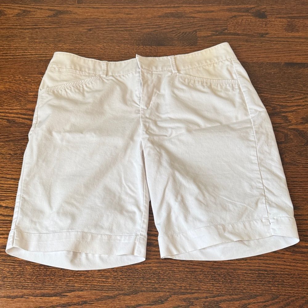 Dockers Women's Light Tan Bermudas